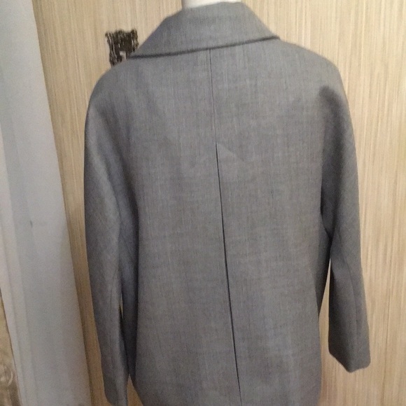 Spring/fall time jacket. Beautiful. - Picture 5 of 14